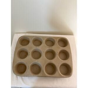 The Pampered Chef Family Heritage Stoneware 12 Cupcake Muffin Pan #1465 USA Made